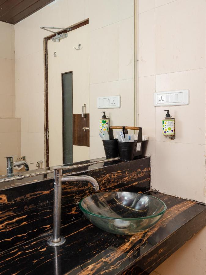 Hotel Aura - Near Malad Link Road Gorai Exteriör bild