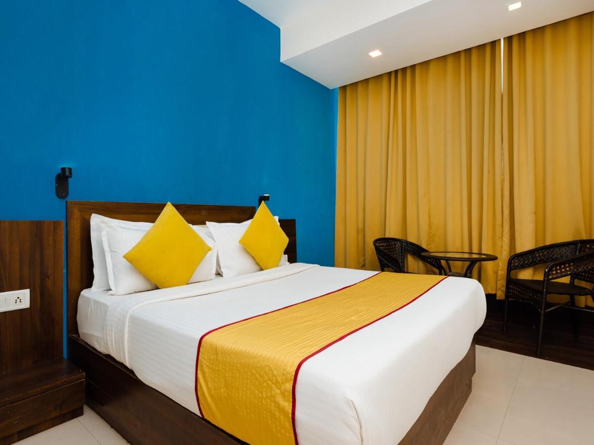 Hotel Aura - Near Malad Link Road Gorai Exteriör bild