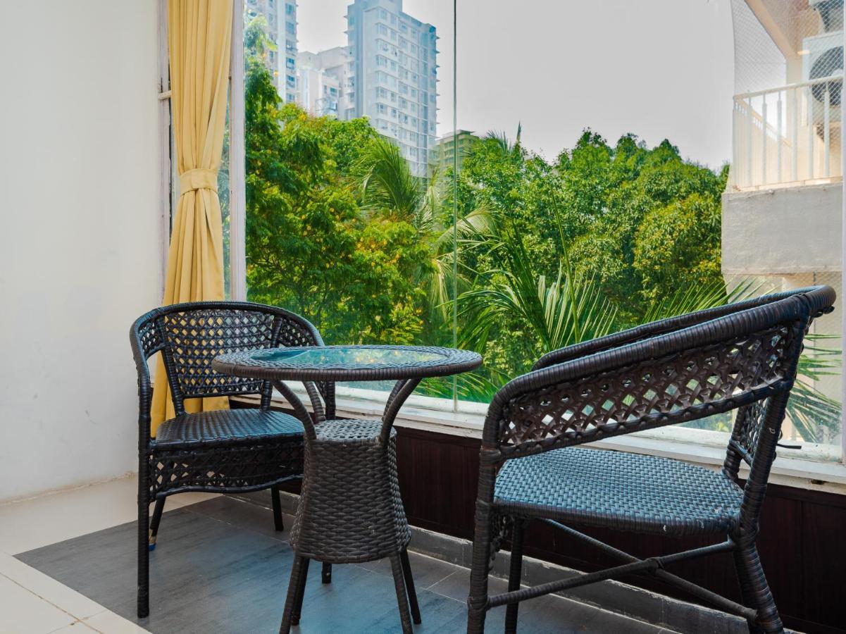 Hotel Aura - Near Malad Link Road Gorai Exteriör bild