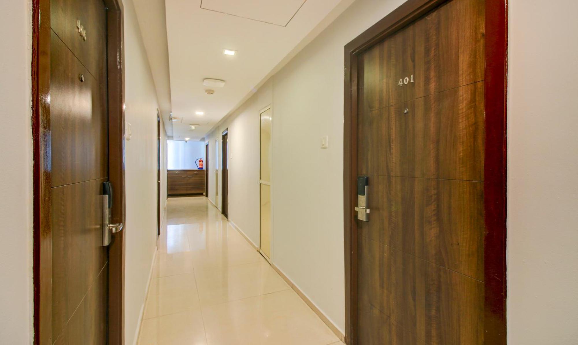 Hotel Aura - Near Malad Link Road Gorai Exteriör bild